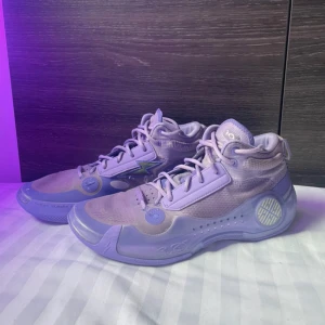 Basketskor Li Ning way of wade 10 lavender  - Size 44 us 10. Basketskor. Pris kan diskuteras 