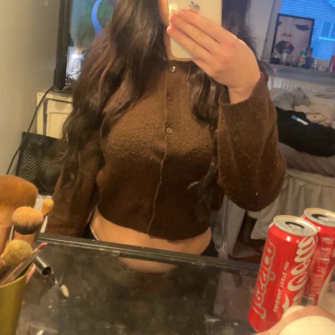 Brun croppad kofta med knappar