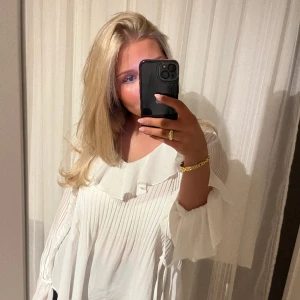 Blus - Jättefin blus från Nelly❤️ lånade bilder så kom privat för flera 