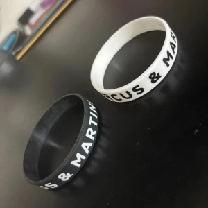 Marcus & Martinus armband  - Säljer dessa två, från mmstore! 