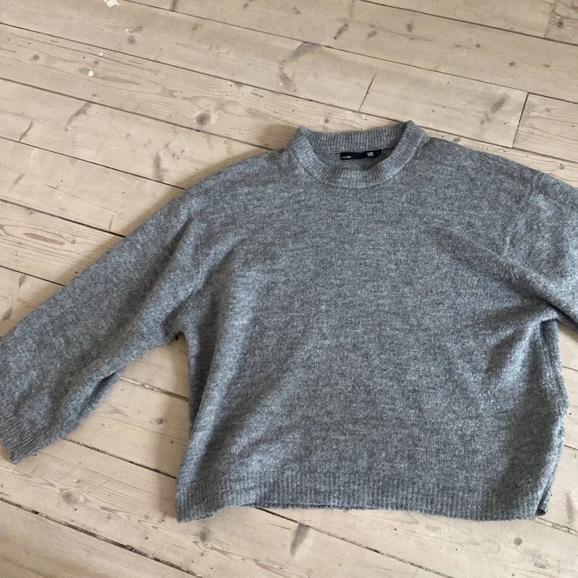 Grå stickad tröja från 157, storlek S - 1