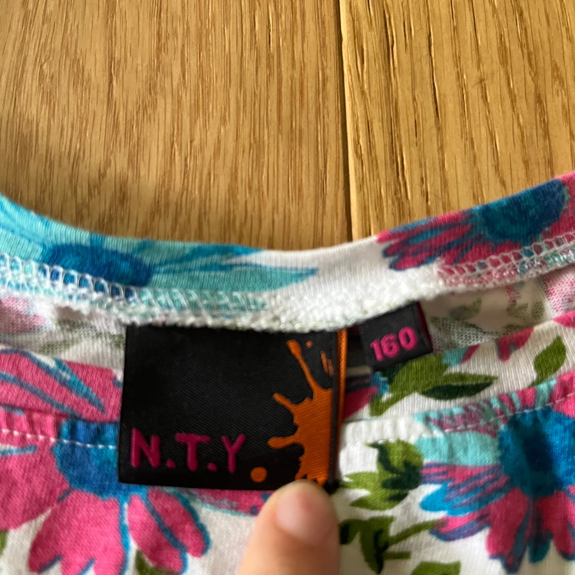 Blommig topp från N.T.Y. i bomull - 2