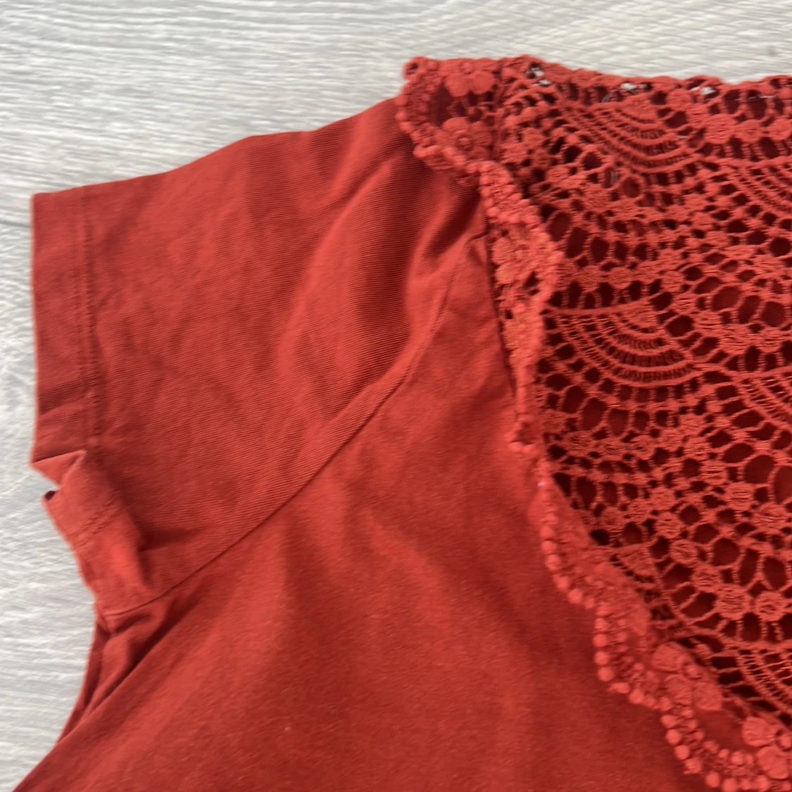 topp med spetsdetaljer från ASOS - 1