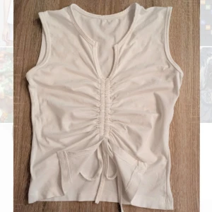 Vintage  topp med snörning - Perfekt skick. Passar XS-S. I 100% bomull 