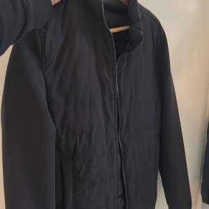 cardigan  - Klassisk stilren cardigan i perfekt skick