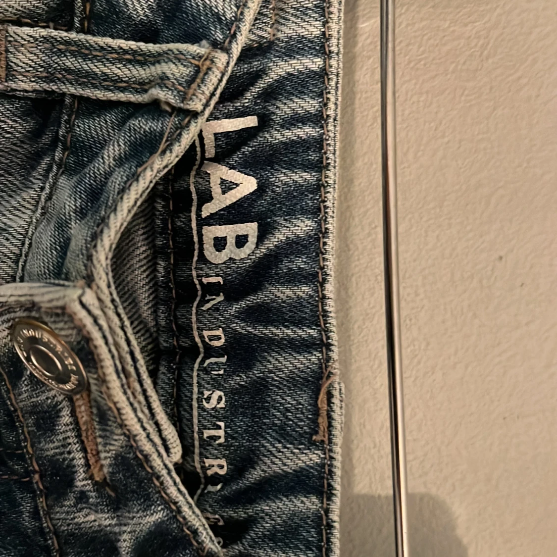 Blå jeansshorts från Lab Industries - 2