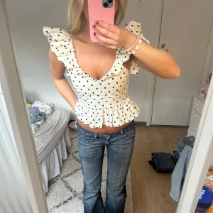 Prickig topp - Populär prickig topp!  Såå söt🥰🥰