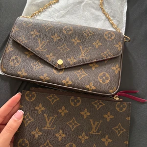 Väska (brun) - Säljer min fina väska, köpt utomlands. Öppen för bud💗