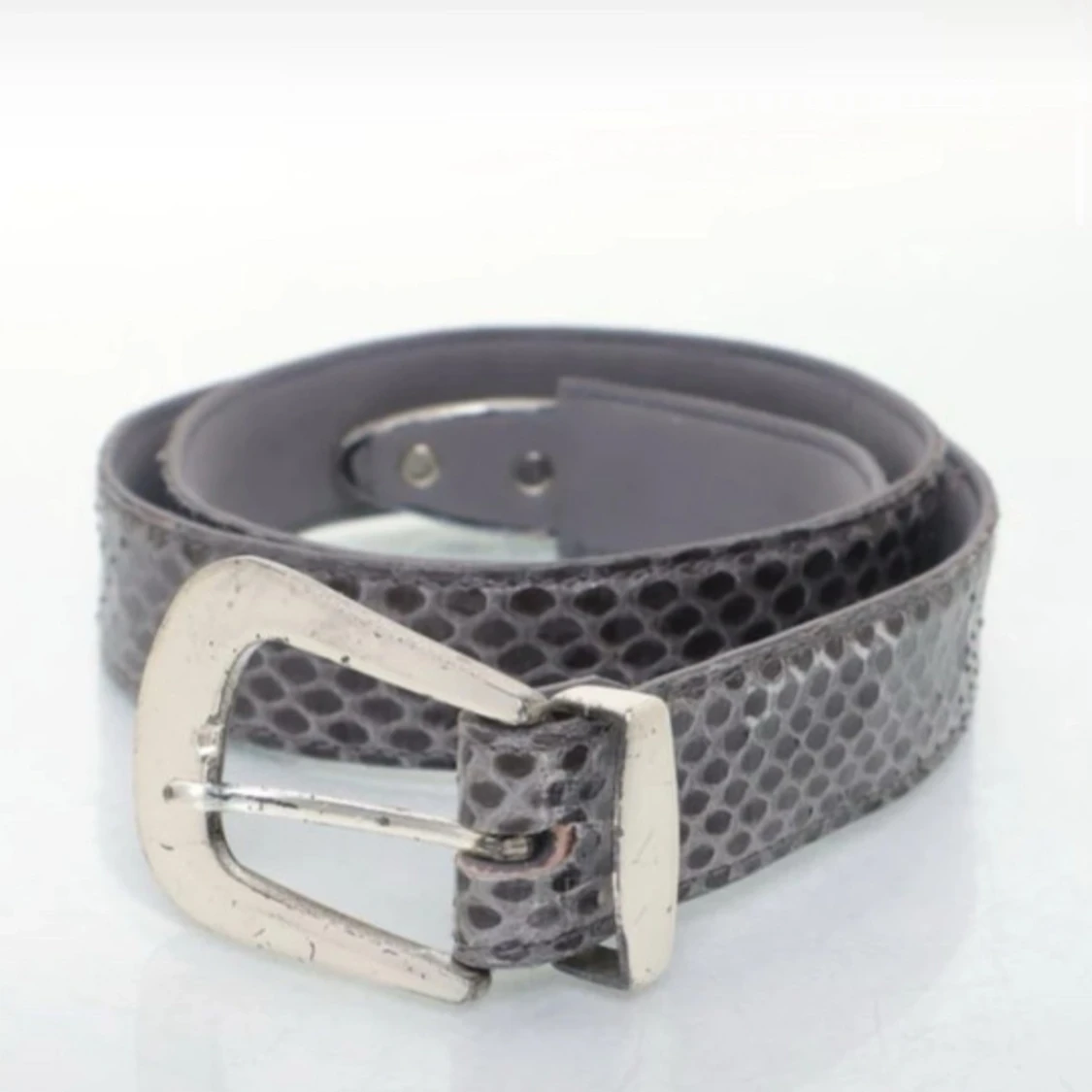 Skärp med ormskinnsmönster