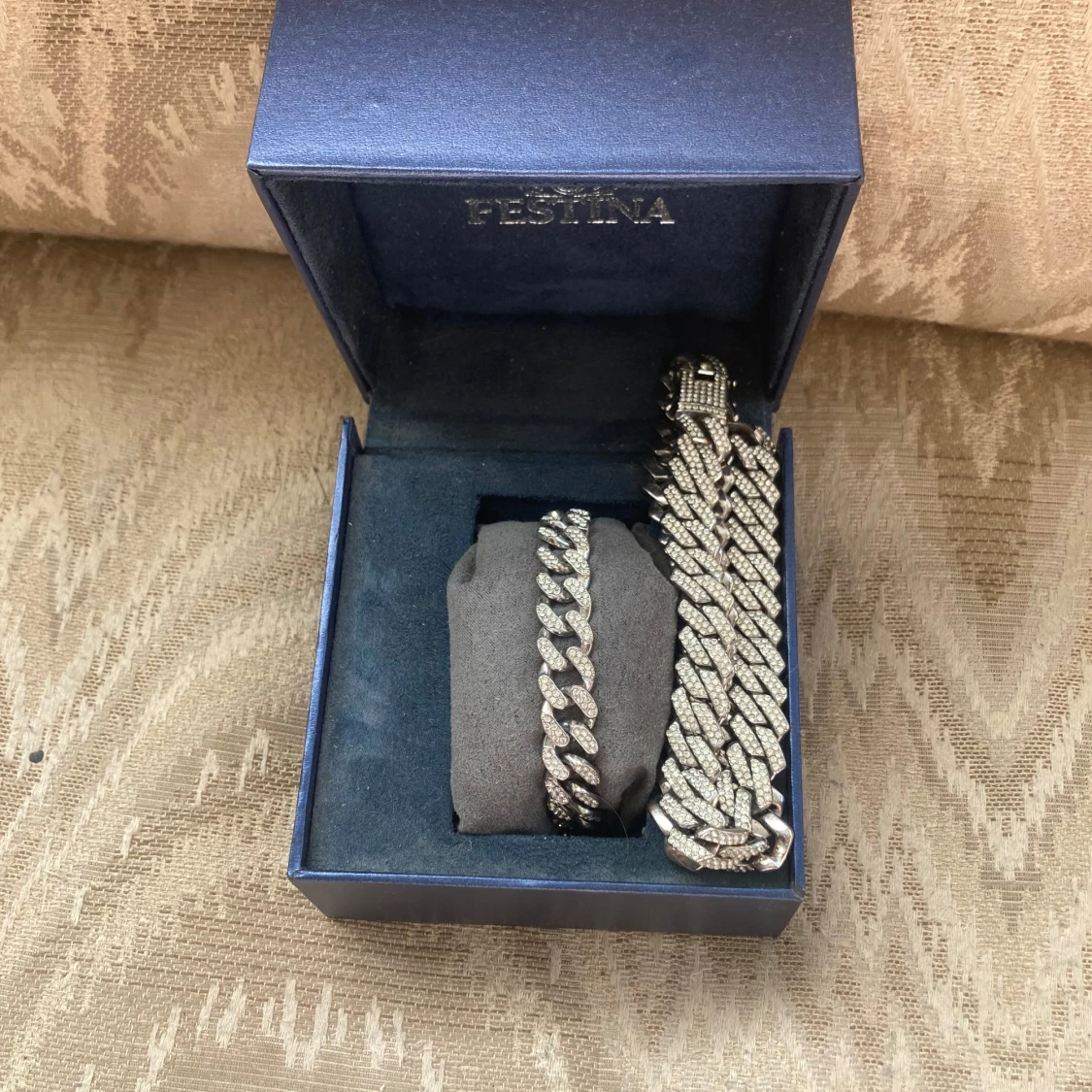 Glittrigt armband och halsband från Festina - 3