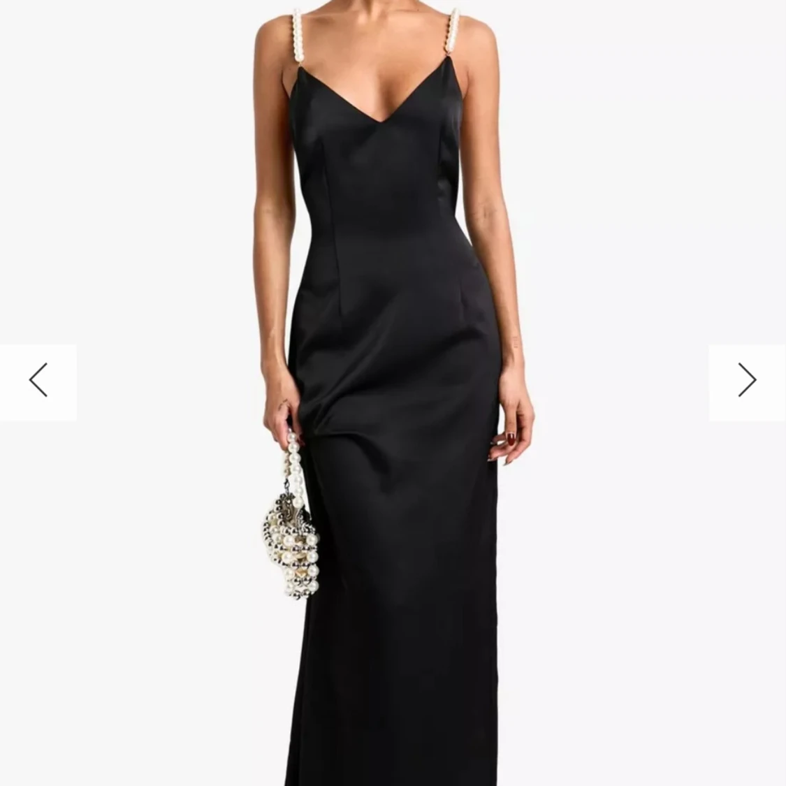 Svart långklänning med pärlband - 1