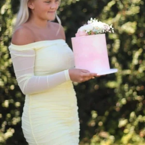 Klänning  - Säljer denna gula klänning från Bikbok💛🌼