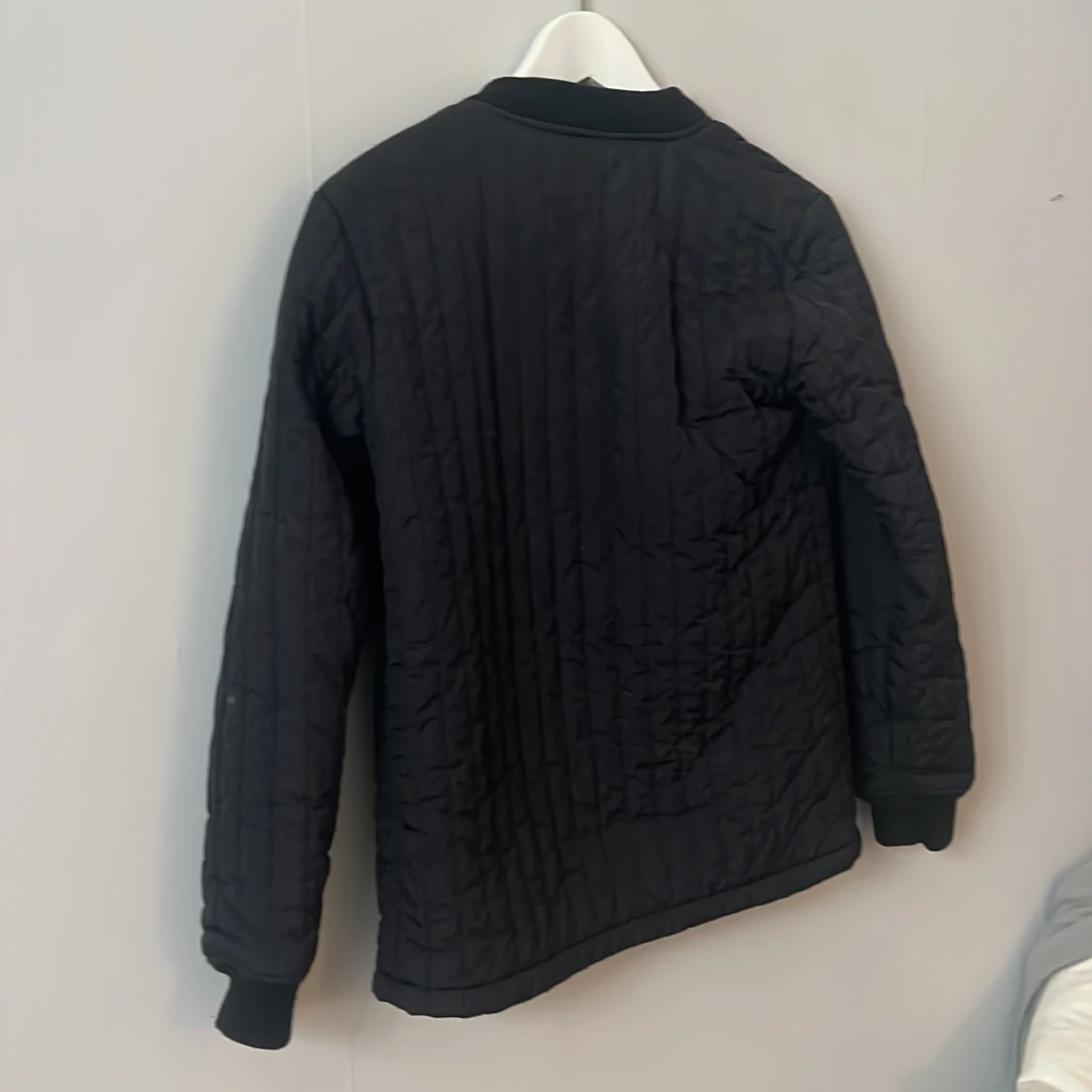 Svart quiltad jacka från Name It - 3
