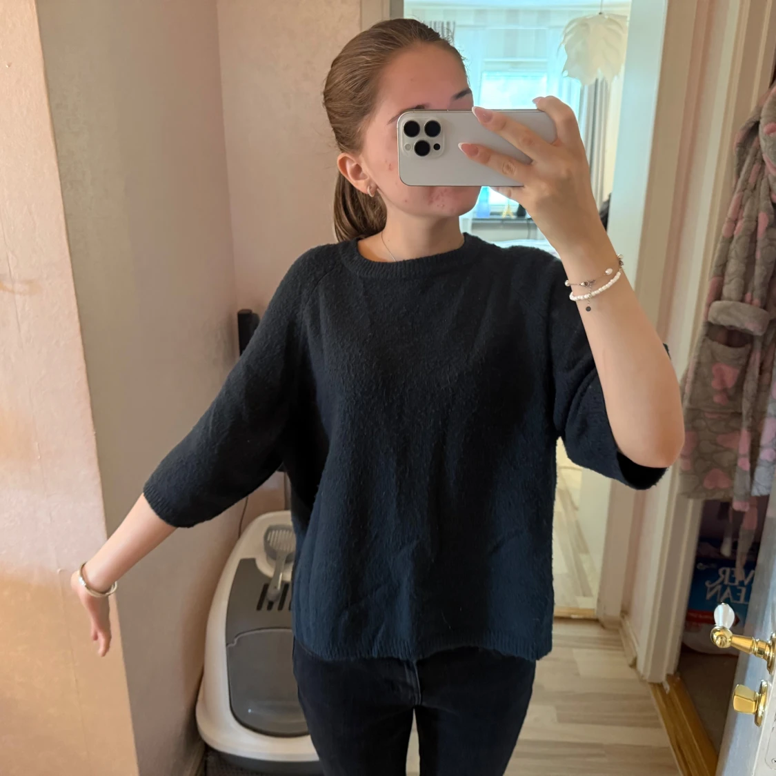 Mörkgrön stickad tröja med trekvartsärm