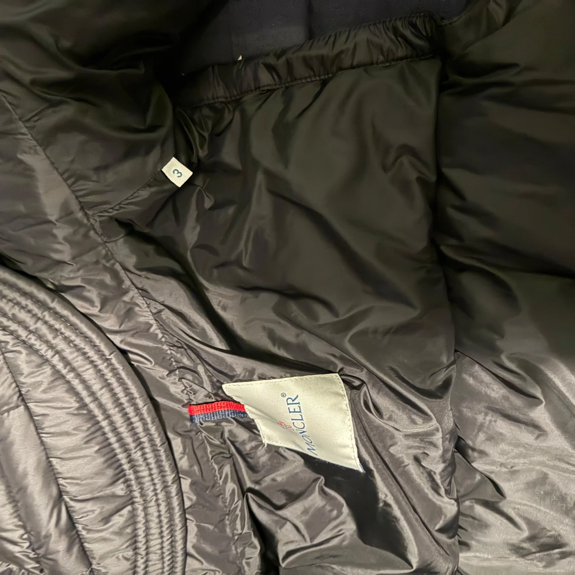 Svart dunväst från Moncler - 3