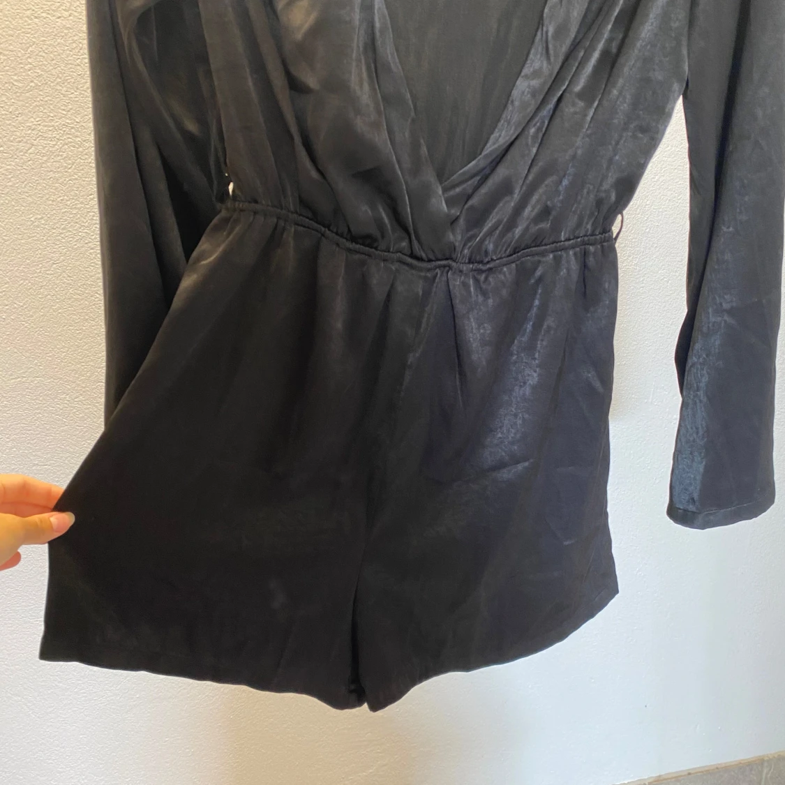 Svart omlottklänning NA-KD x Hannalicious - 1