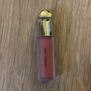 Rare beauty blush - Oöppnad, färg believe