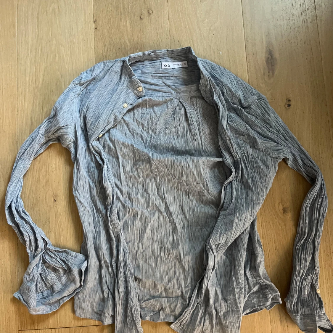 Skjortor Dr Denim och Zara - 2