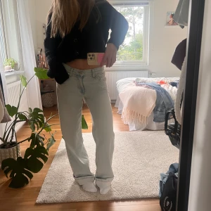 Low waist loose jeans - Såå snygga lågmidjade loose jeans från Nelly. Nypris: 599kr, pris kan diskuteras💞💞