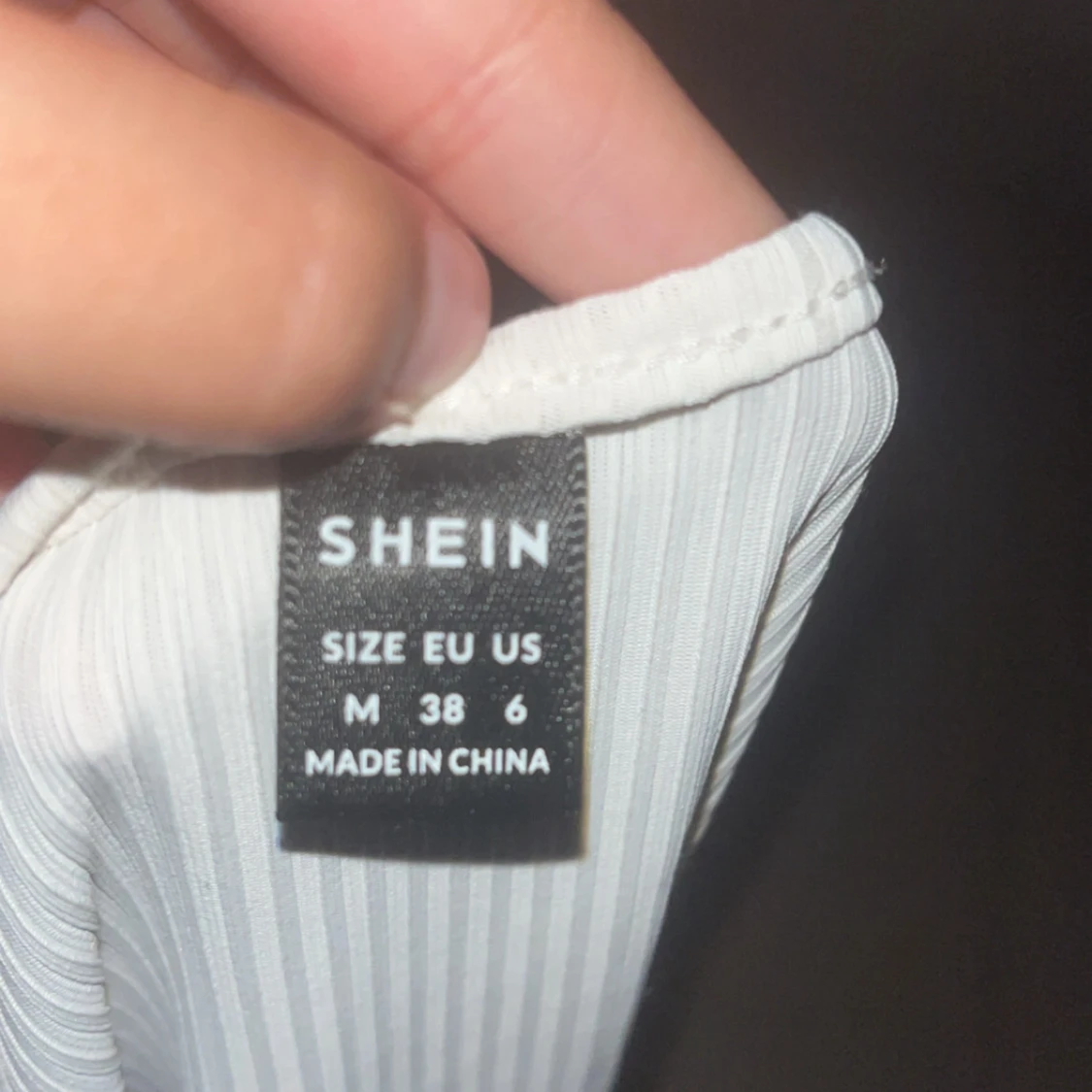 Vit croppad topp från SHEIN - 1