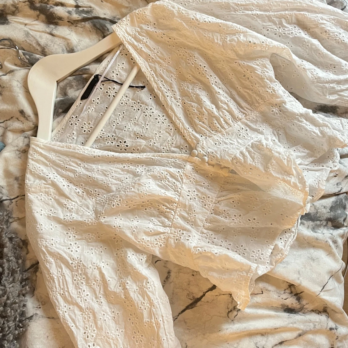 Vit broderad blus från Zara🤍 - 2