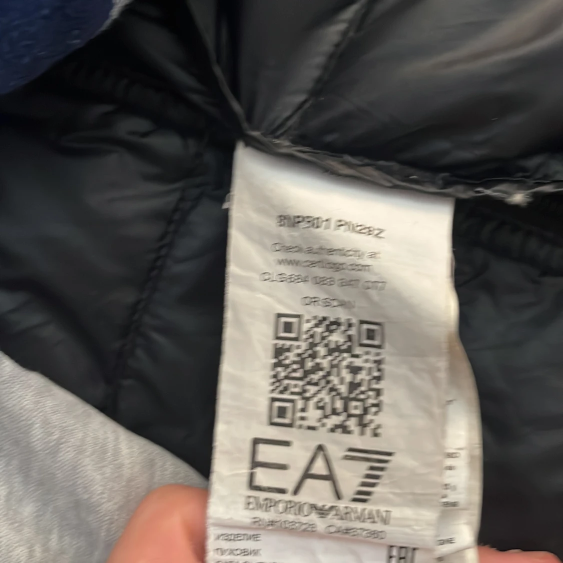 Svart pufferjacka från EA7 Armani - 3