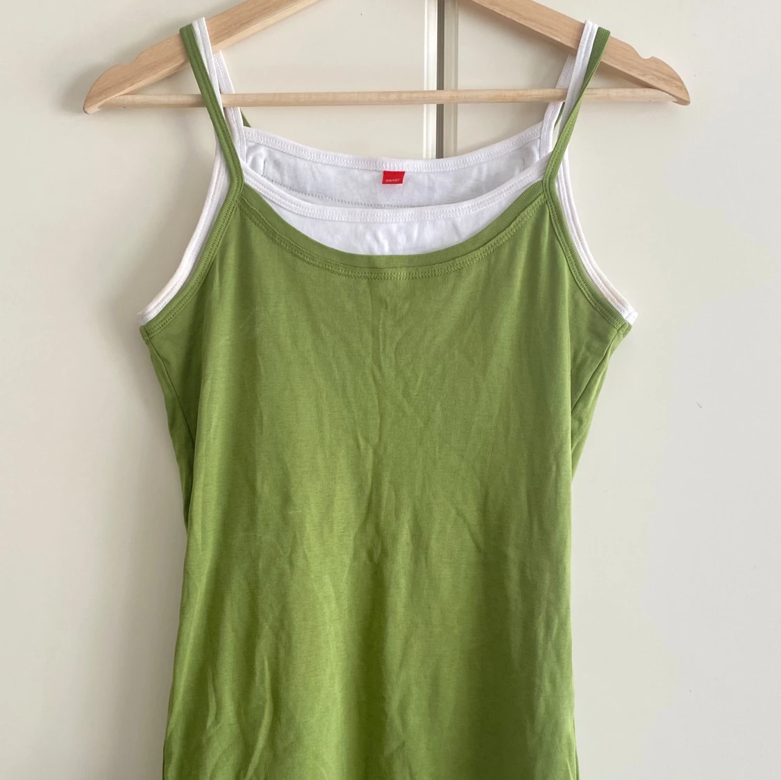 Grön och vit linnetopp från Esprit