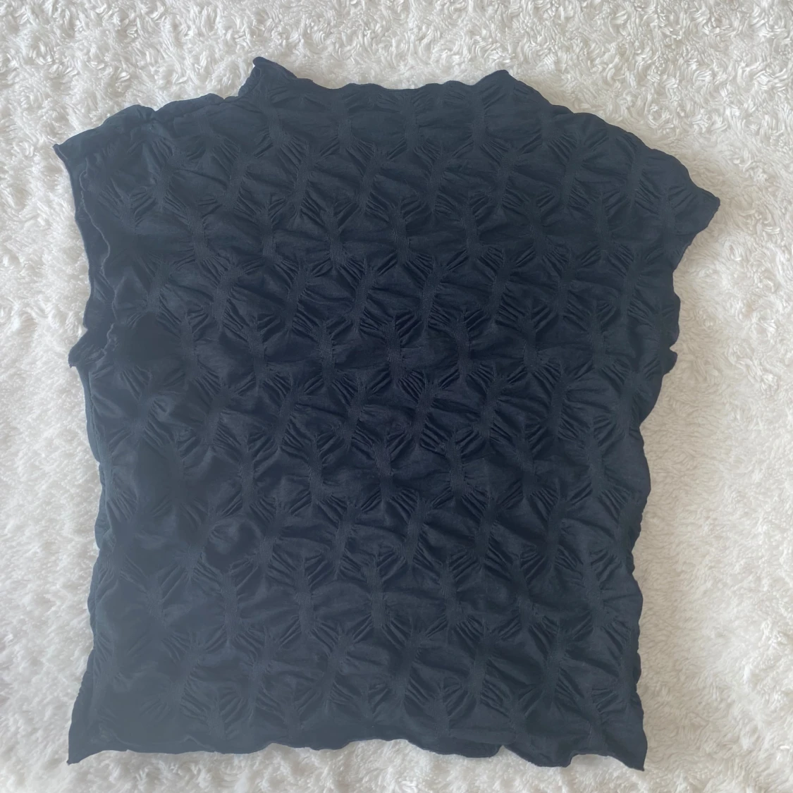 Svart strukturerad topp från Ginatricot - 1