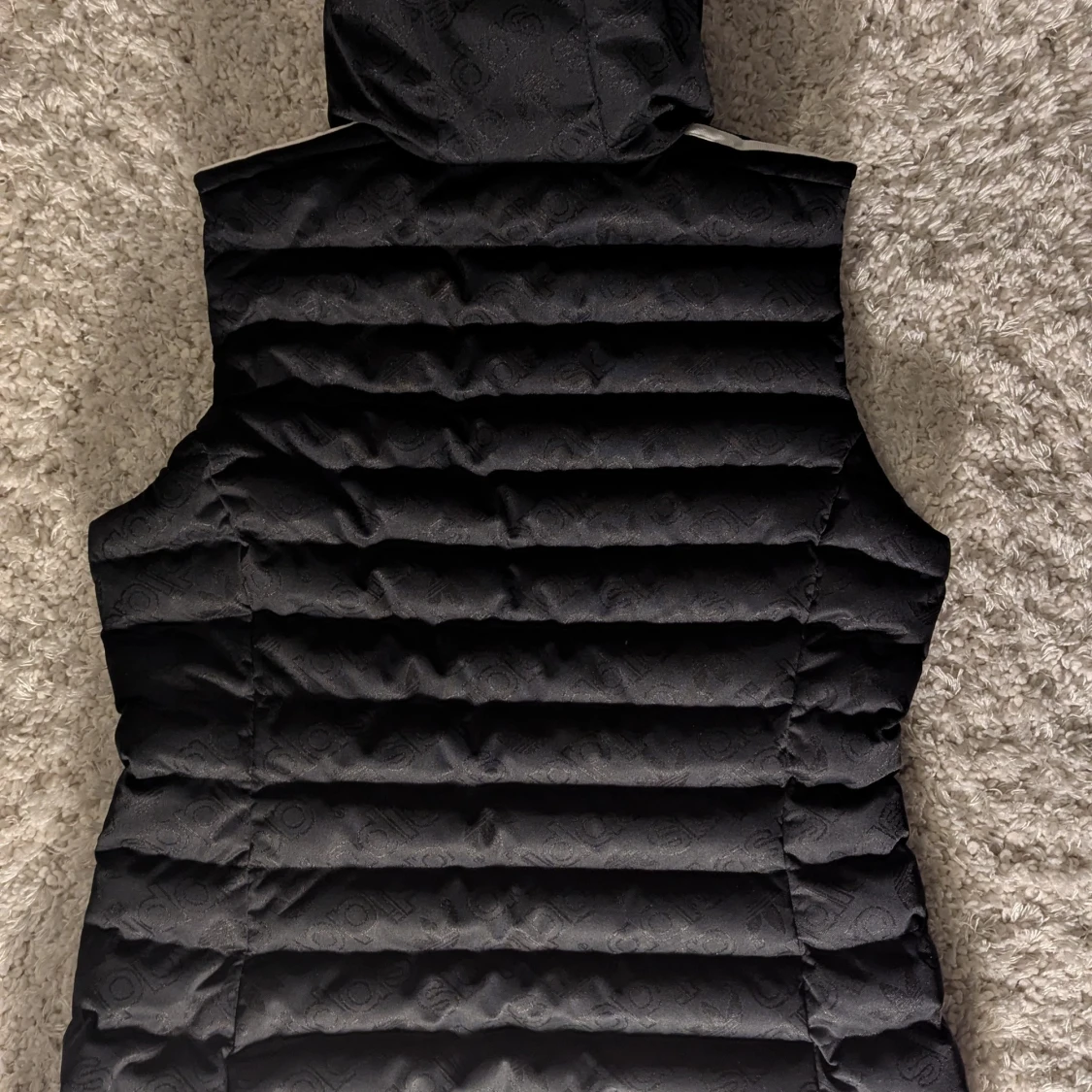 Svart väst med huva från Adidas - 1