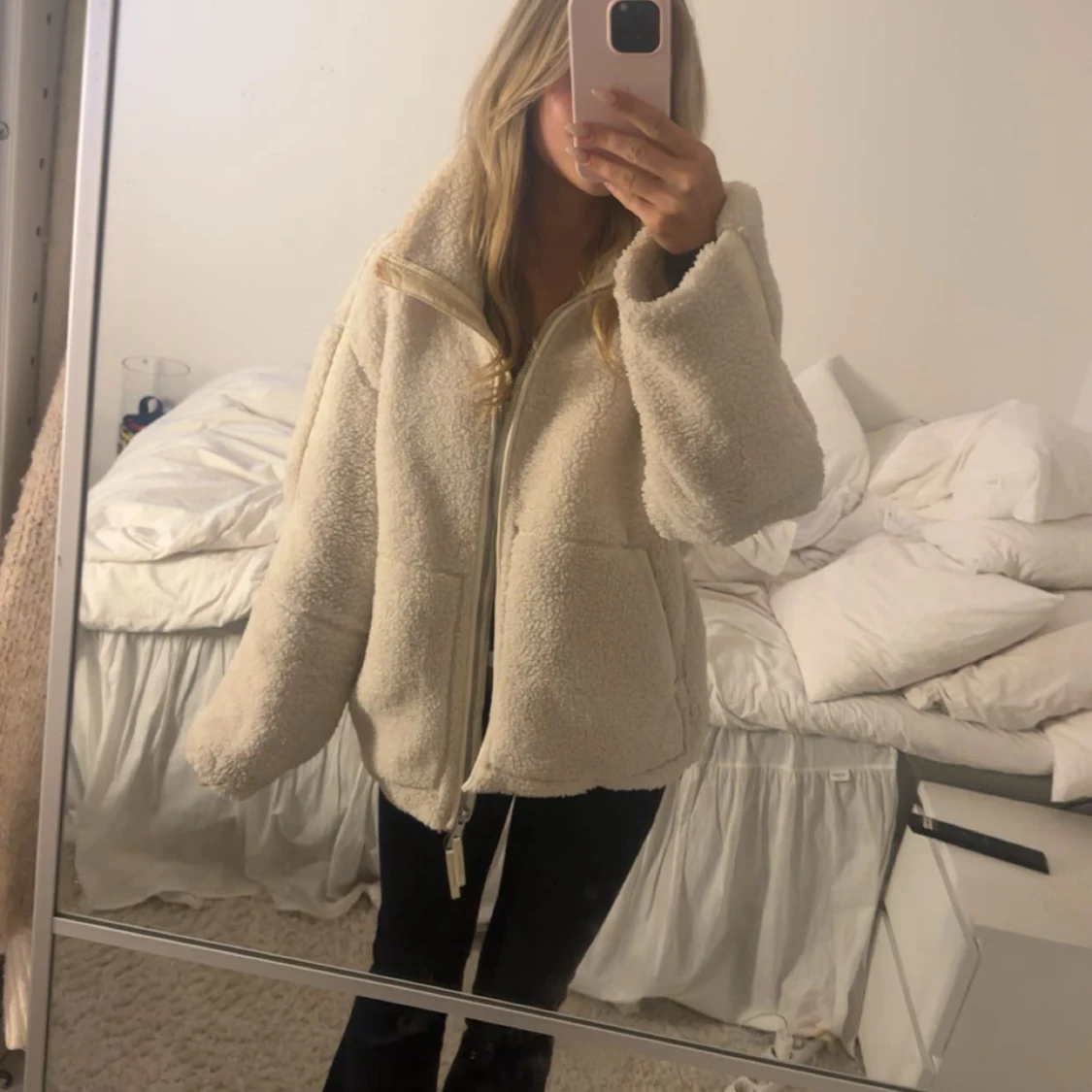 Beige teddyjacka med dragkedja - 1