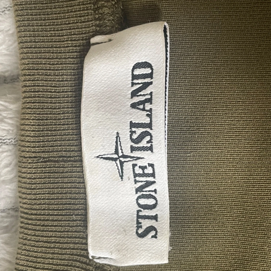 Olivgrön Stone Island sweatshirt - 1