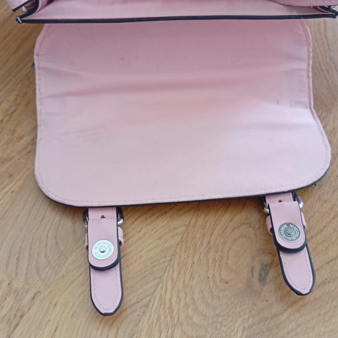 Rosa handväska med blommor - 2