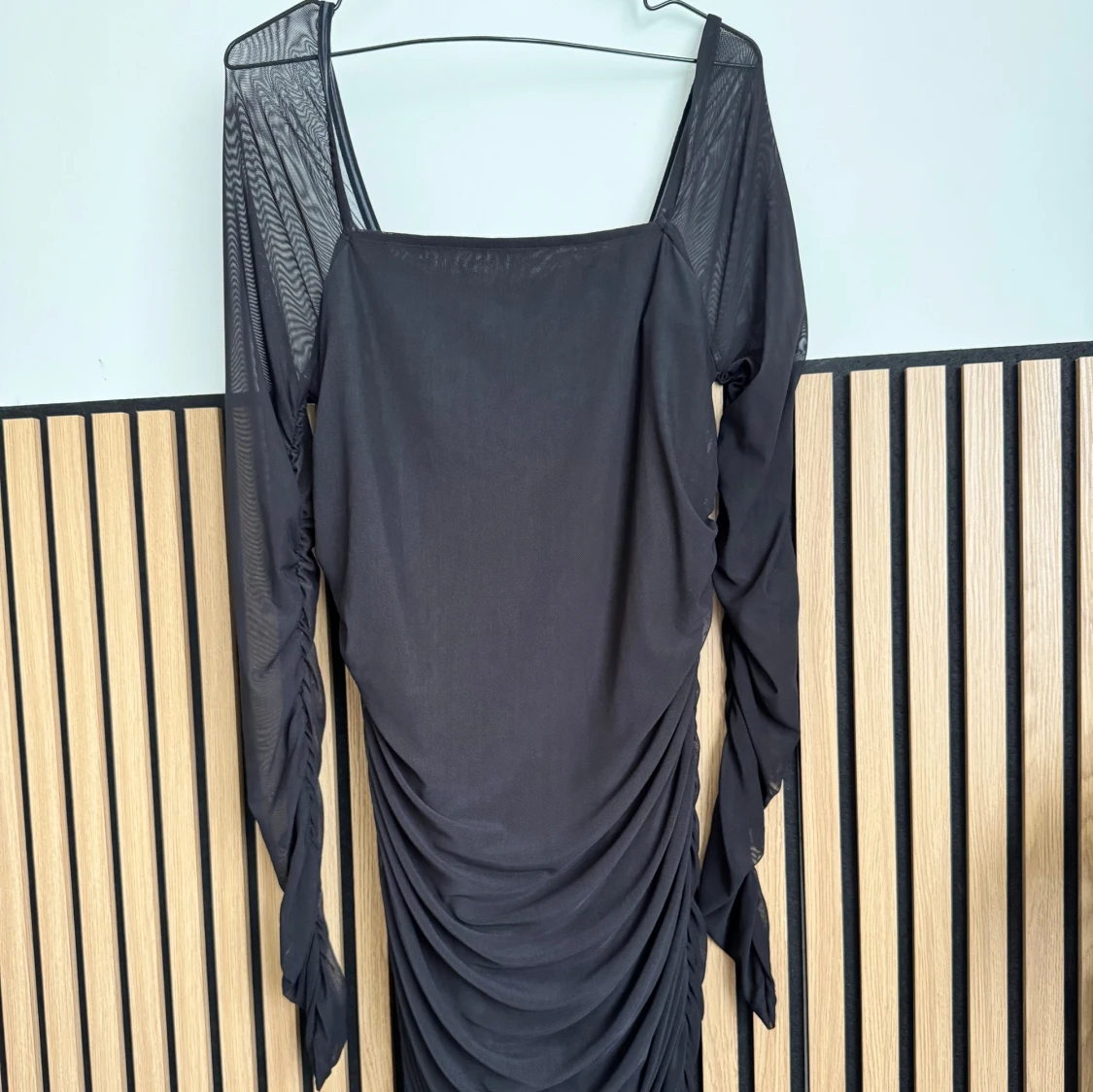 Svart miniklänning mesh nakd