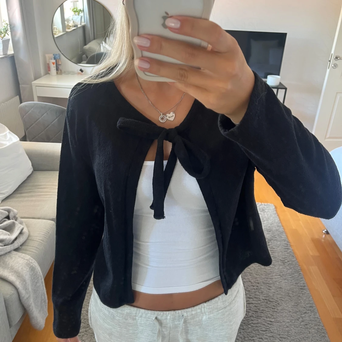 Svart kofta med knyt framtill XS - 1