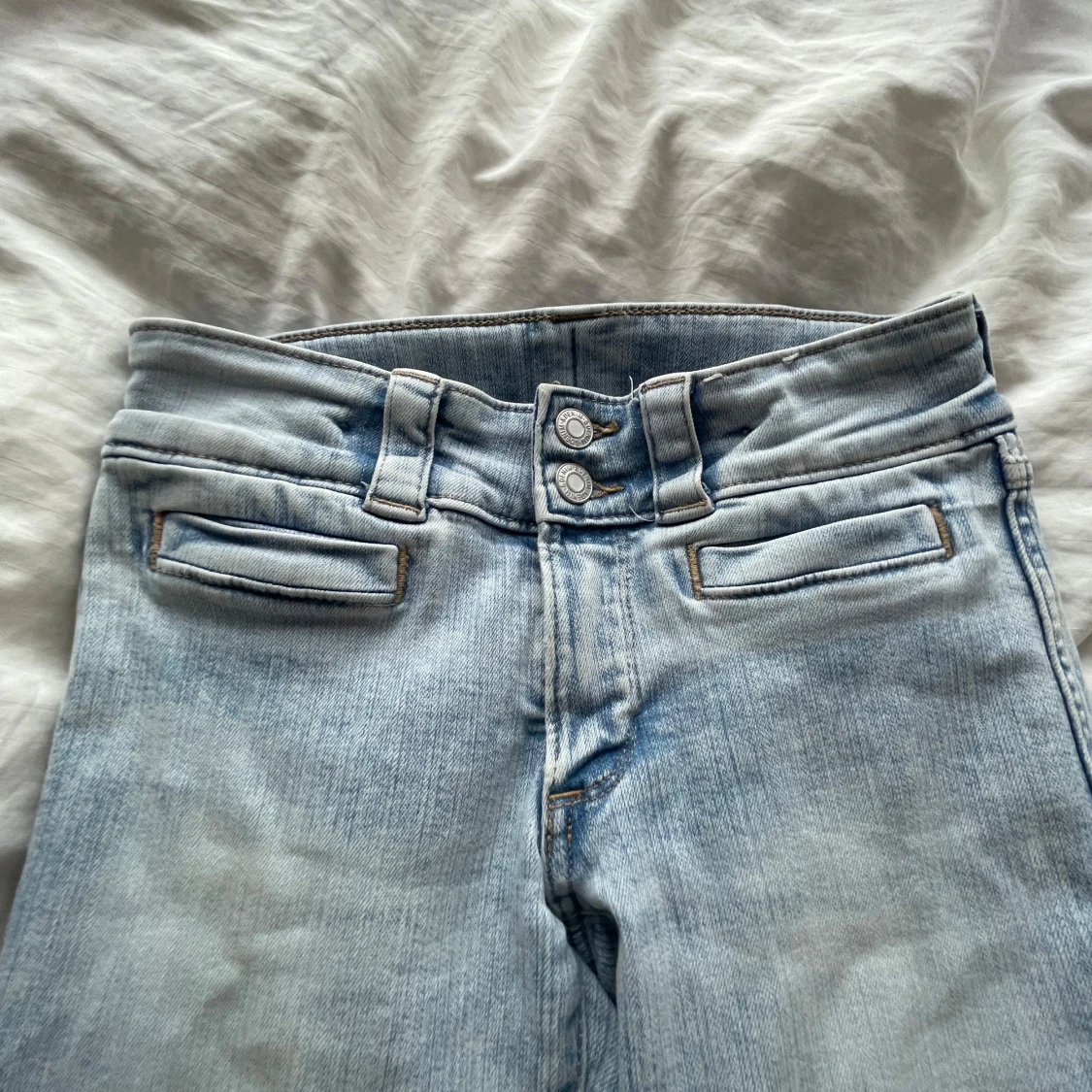 Ljusblå bootcut jeans  - 1