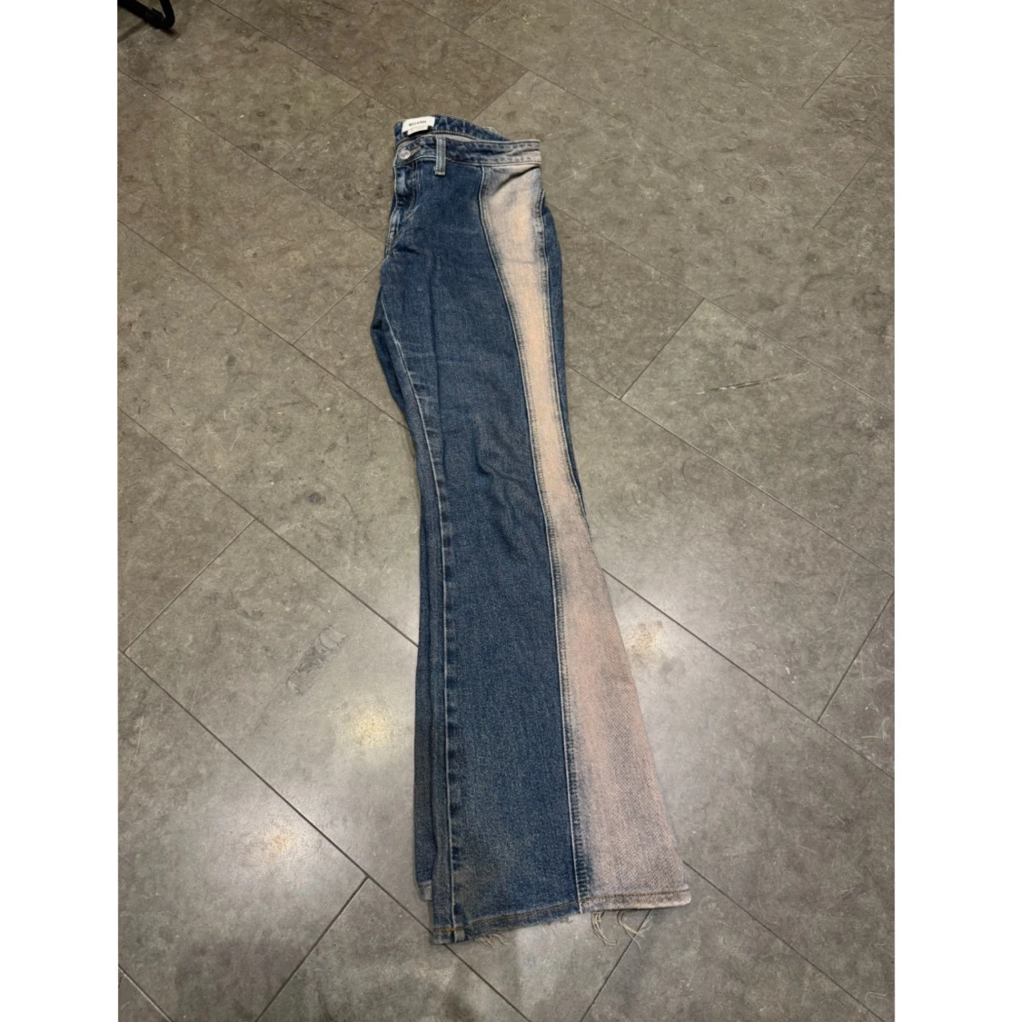 Blå bootcut jeans med ljusa sidor blekta - 1