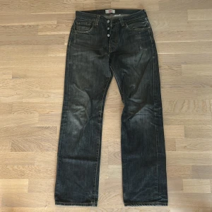 FetaLevis jeans - Feta Levis jeans med leta distressningar