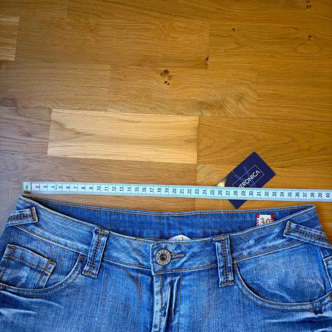 Blå lågmidjade jeansshorts  - 2