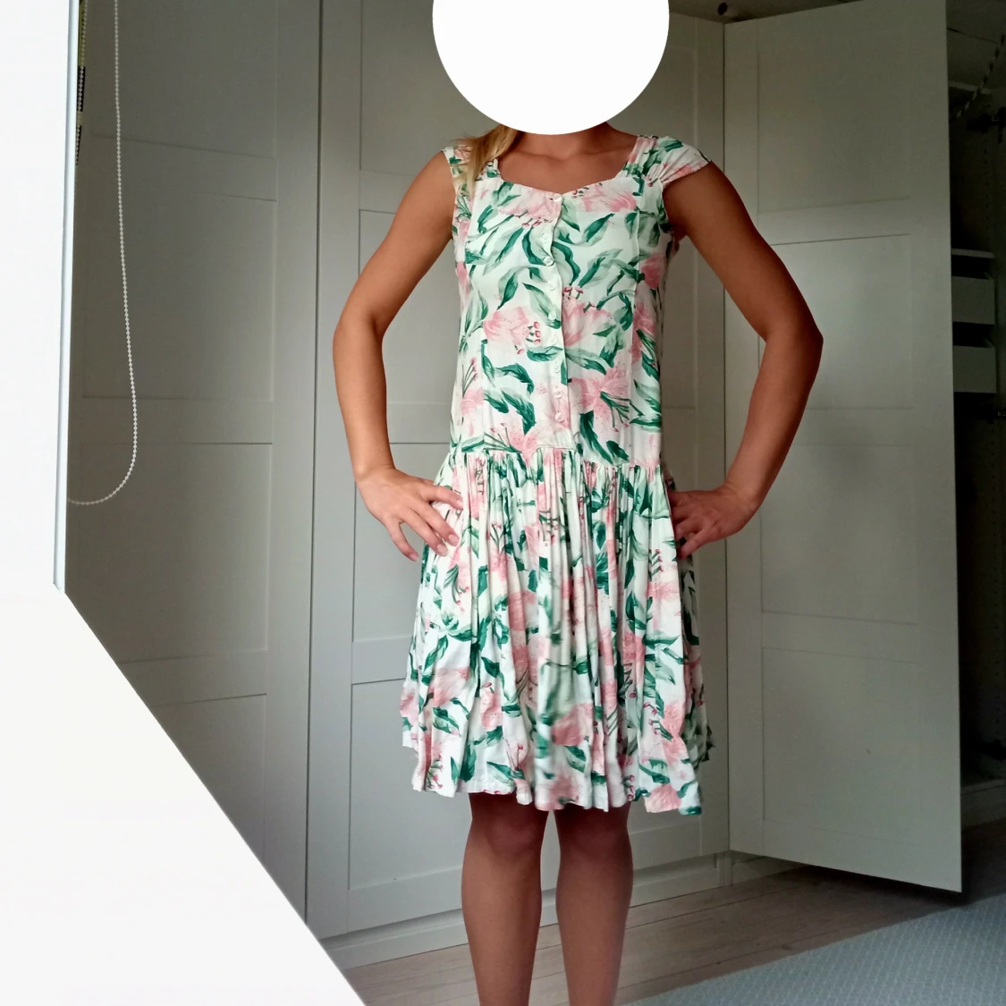 Sommarklänning med knappar - 2