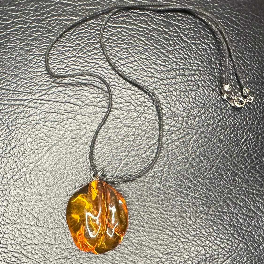 Vackert retrohalsband från 1970/1980-talet med stor bärnstensfärgad hänge - Konstnärlig Boho-stil - 4