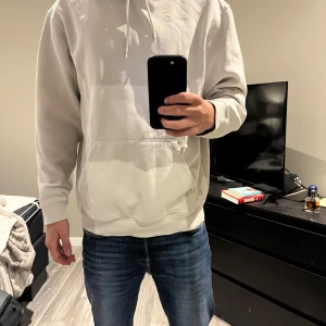 Beige hoodie - Beige hoodie. Använd fåtal gånger.
