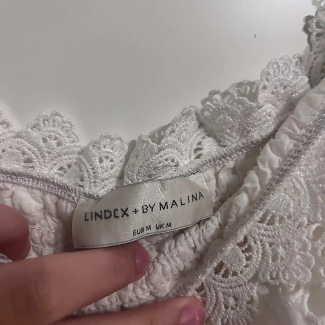 Vit spetsblus från Lindex x By Malina - 1