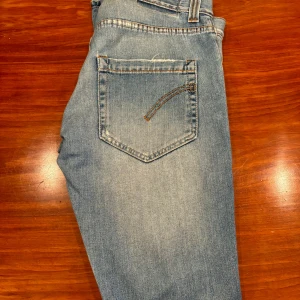 Dondup jeans - Dondup jeans storlek 32 passar 30