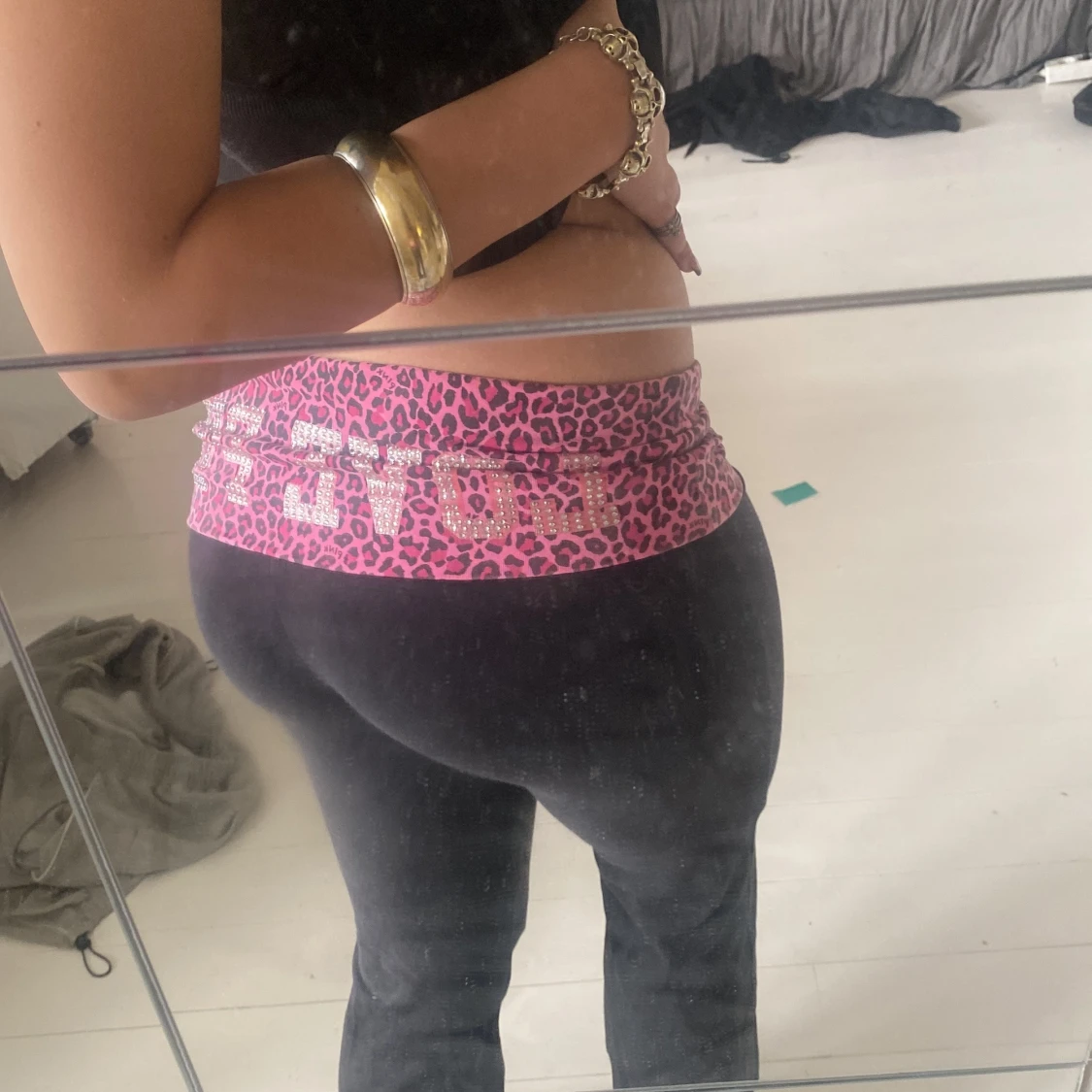 Pink yoga pants Victoria's Secret - 1