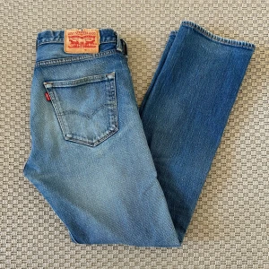 Levis 501  - Säljer dessa vintage 501 jeans med sjukt snygga fades! De sitter något tajtare än ”vanliga” 501 | Kontakta mig vid eventuella frågor 🙌