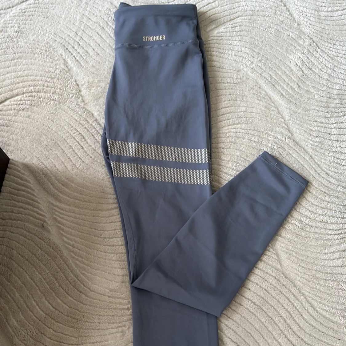 Grått träningsset från Stronger - 2