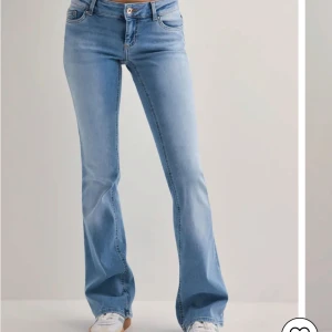 Nelly jeans  - Helt nya Nelly jeans som jag säljes pg av att ja inte han skicka backa vid tid. Hör av er vid frågor! 