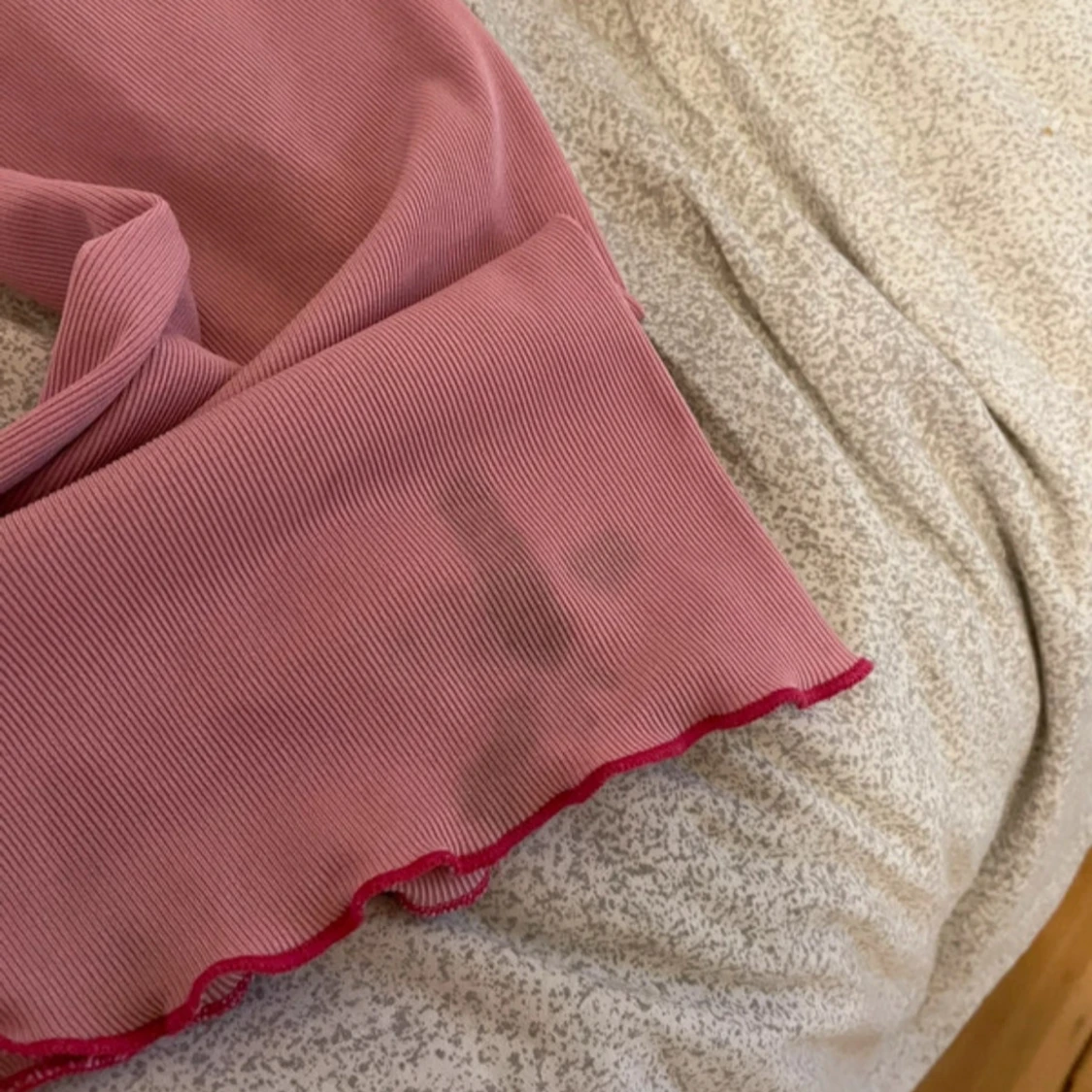 Rosa croppad långärmad topp från SHEIN - 3