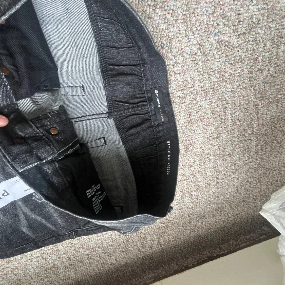 Svarta jeans från Purple Brand med slitningar - 3