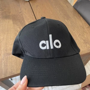 Keps med text  - Keps oanvänd 